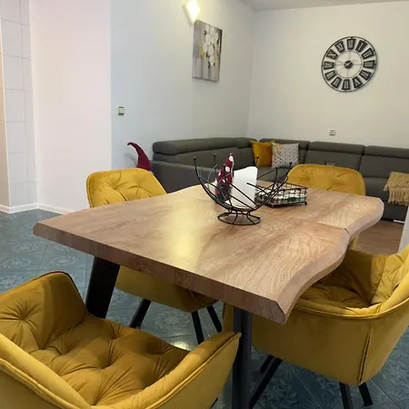 Tsvetanov Apartmán *